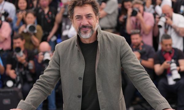 Javier Bardem στις Κάννες: «Σκοτώνουμε γυναίκες επειδή κάποιοι άντρες πιστεύουν ότι τους ανήκουν»;