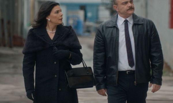 Πώς «κλείνει» οριστικά το Porto Leone: Το τραγικό τέλος δύο εχθρών & η ευτυχία για δύο ζευγάρια