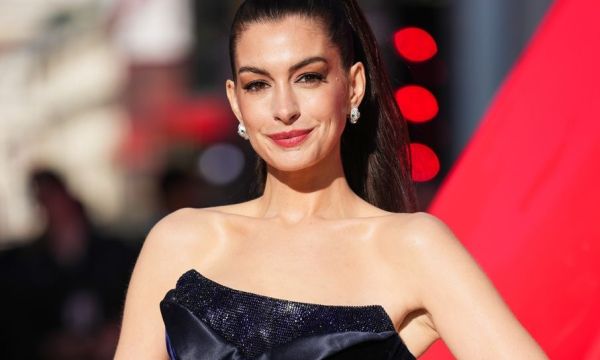 Η Anne Hathaway αποκάλυψε πως υπήρξε τυφλή για μια 10ετία κι έστειλε ένα μήνυμα