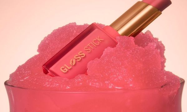 The glow duo που χρειάζεται το νεσεσέρ σου φέτος το καλοκαίρι