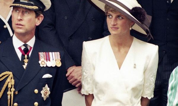 Η άγνωστη επιστολή της Diana λίγο μετά τον γάμο της με τον Κάρολο συγκινεί