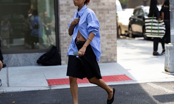 Το fashion trick που κάνει τις βερμούδες να δείχνουν πιο κομψές από ποτέ