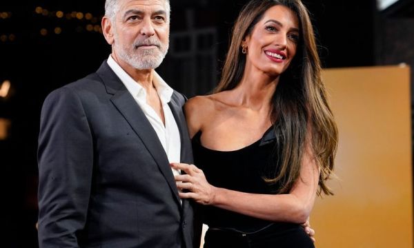 Τα δίδυμα Clooney έγιναν 9 ετών και δεν πιστεύουν ότι ο μπαμπάς τους είναι ο Batman