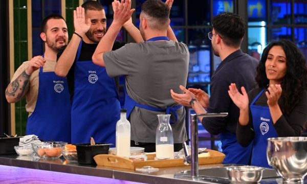 Αντιδράσεις στο MasterChef παρά τη νίκη των μπλε: Το φαβορί για τελικό απέτυχε στην πιο απλή συνταγή