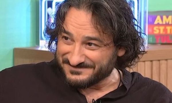 Η συγκίνηση του Β. Χαραλαμπόπουλου για την απώλεια του πατέρα του και το «Τι ωραίο πατέρα είχα!»