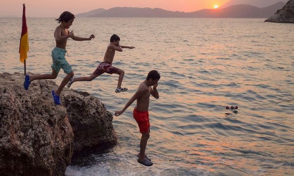 Μαμά Στην Αναμονή στο Camp: Το 90s καλοκαίρι για τα παιδιά δεν χωρά στη ζωή των millennial γονιών
