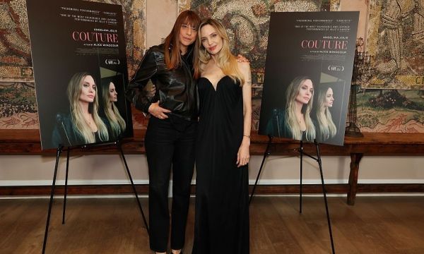 Η Angelina Jolie μιλά για τη μητέρα της και συγκινεί: «Χανόμαστε και νιώθουμε απομονωμένοι»