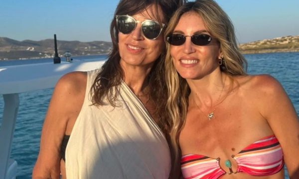 «Mamá Claudia»: Η φωτογραφία της Οικονομάκου με την πεθερά της, λίγο πριν τον γάμο με τον Cerella