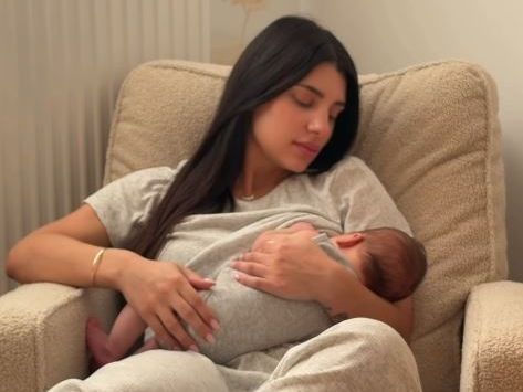 «Μόνο ο δικός μας»; Η απορία της Μαριαλένας Ρουμελιώτη για τον ύπνο του μωρού αφορά κάθε νέα μαμά