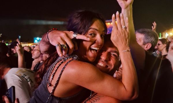 Η Καρολίνα Καλύβα του Survivor παντρεύεται: Το ασυνήθιστο μονόπετρο και το epic σχόλιο της κουμπάρας