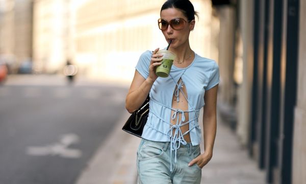 9+1 στυλάτα denim shorts που κάνουν το καλοκαίρι πιο εύκολο από ποτέ