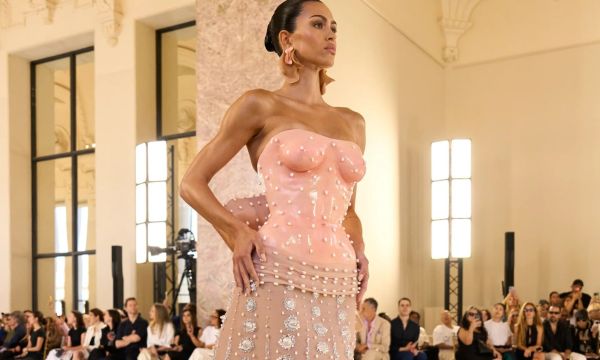 Schiaparelli «Άβυσσος»: Η πιο iconic συλλογή Haute Couture 26/27, που θέλουμε να κοιτάμε για ώρες