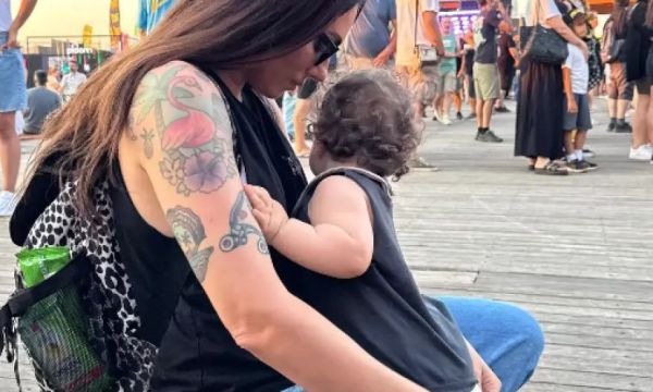 Ο γιος της Βαλαβάνη και του Μόργκαν πήγε στην πρώτη του ροκ συναυλία και τα γονίδια δεν κρύβονται