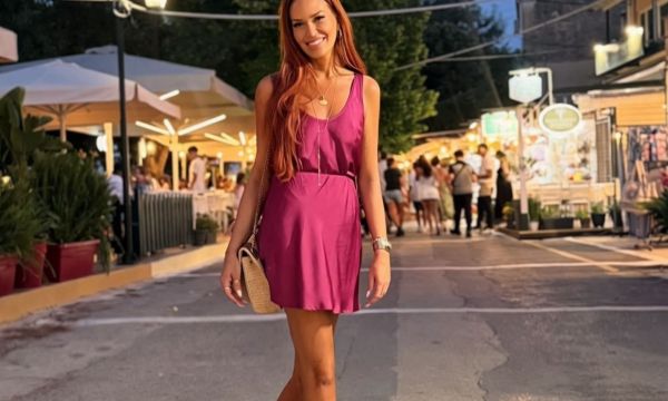 «Σε ανανέωσε ο έρωτας»: Τα σχόλια έπεσαν βροχή στη Σίσσυ Χρηστίδου για την νέα της εμφάνιση