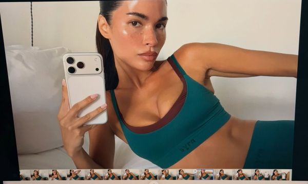 Γιατί στο TikTok τρώνε όλοι σαρδέλες και τελικά ακολουθούν ένα beauty trend;