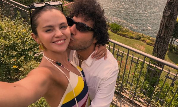 Από τη «Dolce Vita» στις ελληνικές ακτές: Η Selena Gomez, ο Justin Bieber και οι παράλληλες διακοπές