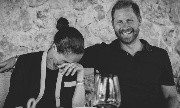 Alert ιδιωτικότητας(!) Η Meghan Markle δέχθηκε τηλεφώνημα από τον Harry στον «αέρα» του MasterChef