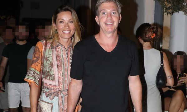 Μαριέττα Χρουσαλά: Οι ευχές για τη γιορτή του συζύγου της και ο χορός με Sofia Vergara & Καλομοίρα