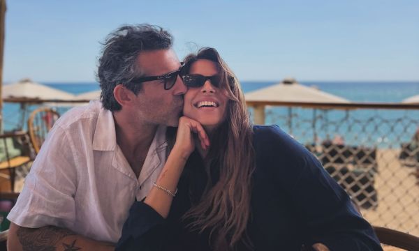 Με μία λέξη χαρακτήρισε η Ευριπίδου τη σχέση της με τον Μιχόπουλο: Οι διακοπές σε Κυκλάδες και Κύπρο
