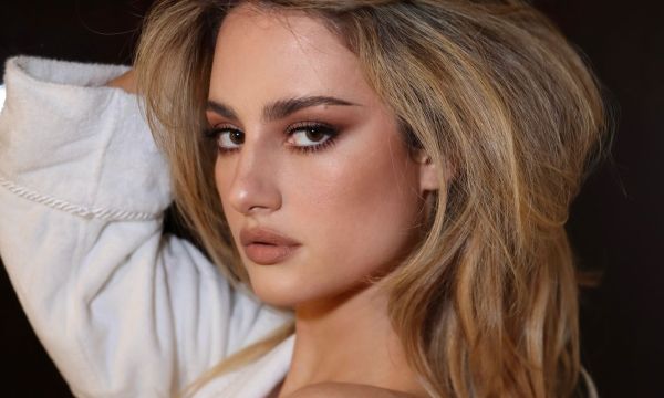 Το νέο beauty flex σου είναι τα μάτια σου και το TikTok το λέει eyemaxxing