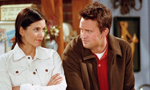 Ο Matthew Perry θα γινόταν σήμερα 57: Oι ατάκες του Chandler Bing για να γελάσουμε όπως θα το ήθελε!