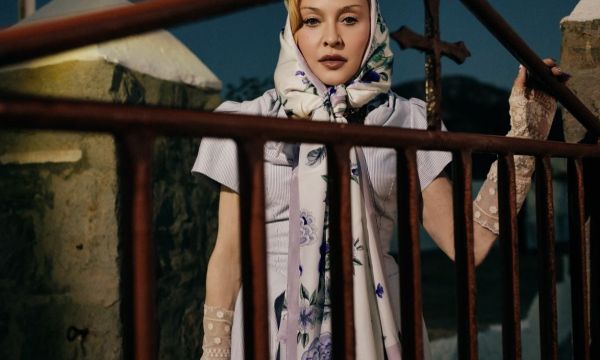 Οι 3 νέες λεπτομέρειες που είχε το Greek summer της Madonna από Κέρκυρα σε Πάτμο & το «s' agapo»