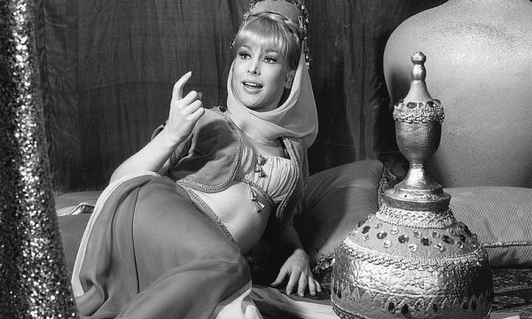 Η Τζίνι και το Τζίνι: Η ηθοποιός Barbara Eden έγινε 95 και παραμένει icon