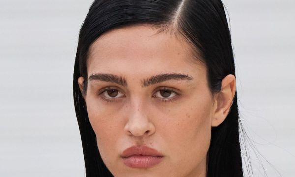 Τα κραγιόν «πέθαναν»; Πώς και γιατί τα lip stains έχουν κατακλύσει το feed μας