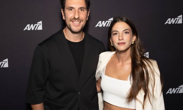 Είδαμε το Κρίνο και Αγκάθι: H χημεία Γεροντιδάκη - Παντούση σε μία σειρά που ξεχωρίζει από την αρχή