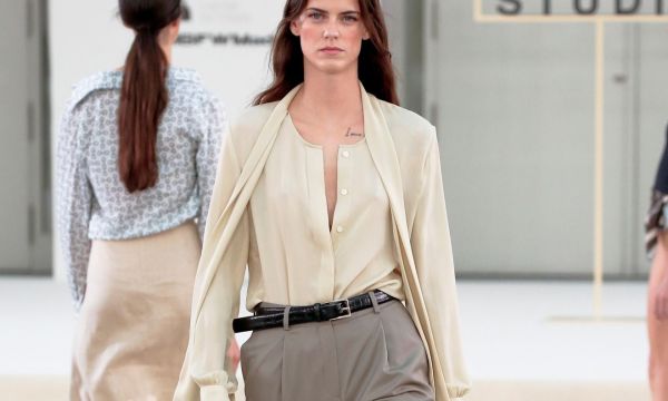 6 looks από τις πασαρέλες της σεζόν SS27, που μπορείς εύκολα να αντιγράψεις για fall office looks