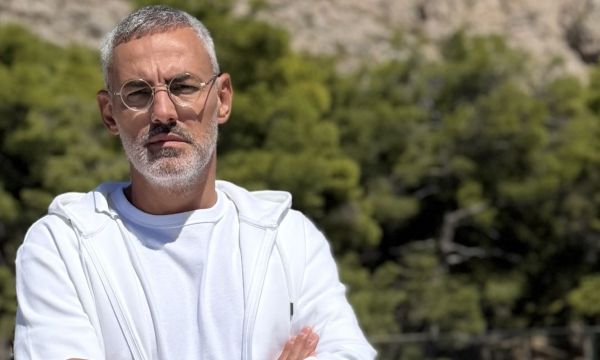 Το μήνυμα του Νίκου Συρίγου πριν την πρεμιέρα του Χαμογέλα και Πάλι: Η αγαπημένη παρέα επιστρέφει
