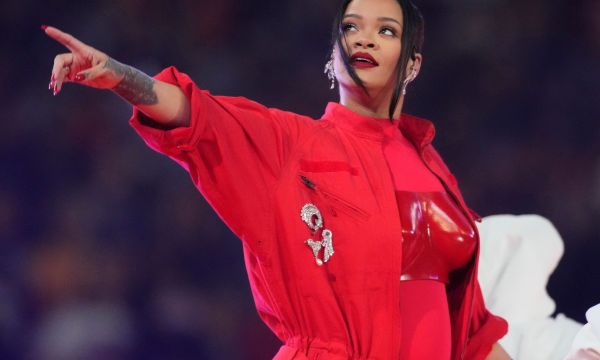 H Rihanna αποκάλυψε πως έχει 170 ακυκλοφόρητα τραγούδια και μία απορία έχουμε