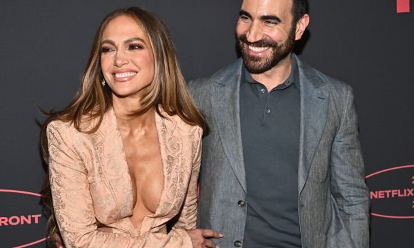 Αν η J.Lo κι ο Goldstein είναι ζευγάρι, τότε μιλάμε για το πιο πετυχημένο manifest στο Hollywood