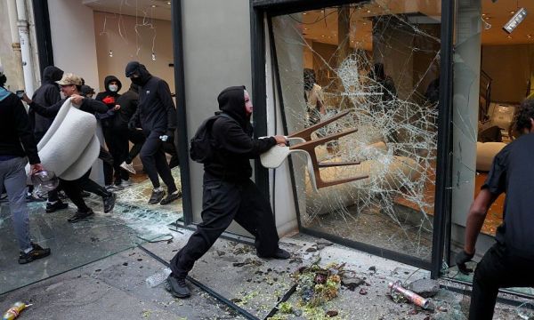 Η Ευρώπη σε κρίση από τη στέγη ως τους θεσμούς: Οι νέοι εξεγείρονται, η Ελλάδα πότε θα ξυπνήσει;