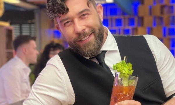 Λίγο πριν την πρεμιέρα στο First Dates είχαμε γενέθλια και ο «barman της καρδιάς μας» γέμισε ευχές