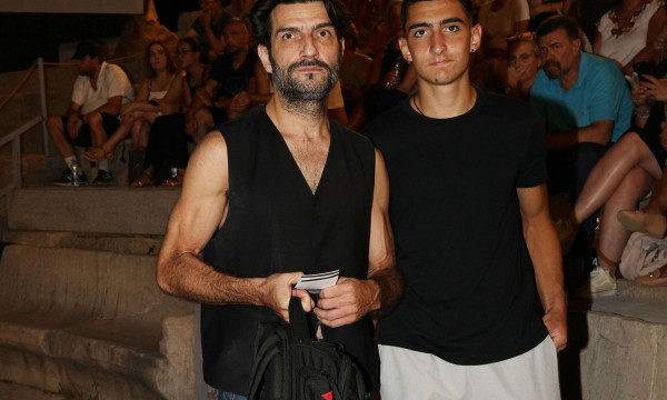 Ο γιος του Νίκου Κουρή είναι φωτοτυπία του και όλοι μιλάνε για «φιλική συμμετοχή» της Τοπαλίδου