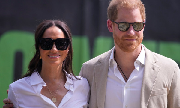 Μετά το «άκυρο» που έριξε το Netflix στη Meghan, ο Harry παρακαλάει και πάλι το Παλάτι για συγχώρεση