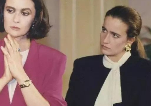 20 χρόνια μετά το φινάλε της Λάμψης: Η Λουκία Παπαδάκη θυμάται ως Σάντρα, τη σειρά έπος