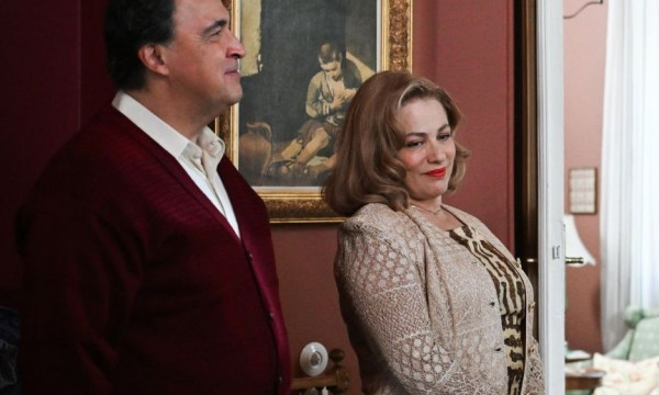 Με 50's look η Μαριάννα Τουμασάτου: Η μεταμόρφωση και ο άνισος αγώνας στο Σπίτι Δίπλα στο Ποτάμι