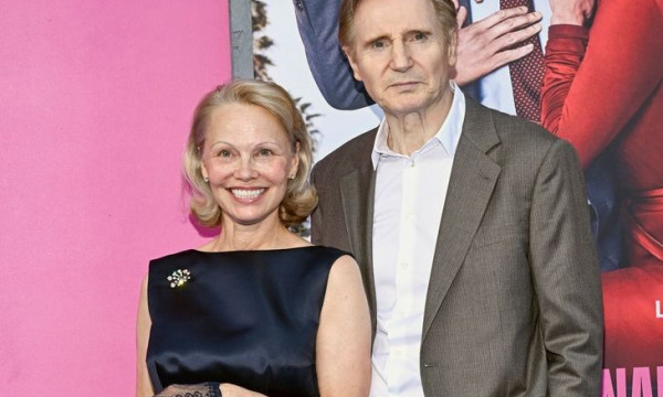 Liam Neeson - Pamela Anderson: Έγιναν ζευγάρι μετά από μία ταινία και δύο προσωπικές τραγωδίες