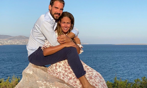«Πατρίδα» έγραψε η Nina Flohr στις διακοπές στα νησιά του Ιονίου μαζί με τον Φίλιππο Ντε Γκρες