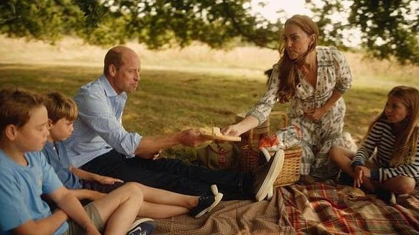 Έκαναν διακοπές φέτος στην Ελλάδα η Kate, ο William και τα παιδιά τους; Το μυστήριο μόλις λύθηκε