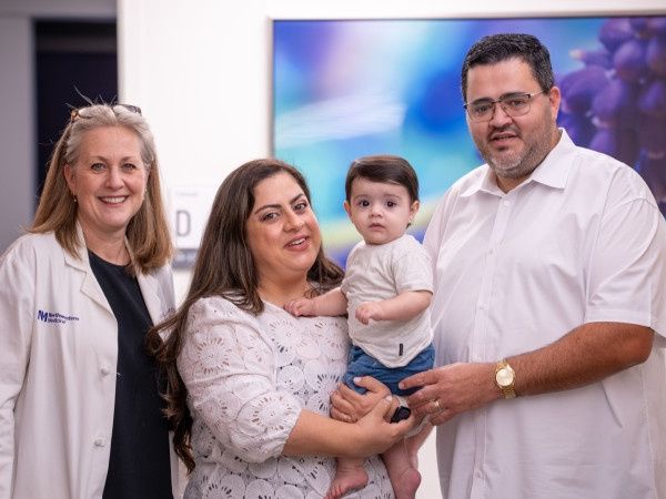 Μετά από 20 αποβολές, μαμά γιορτάζει τα πρώτα γενέθλια του γιου της και στέλνει ένα μήνυμα ελπίδας
