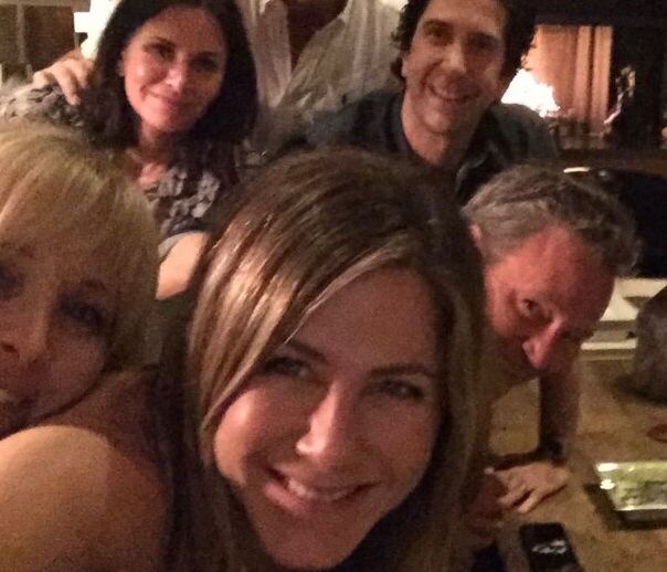 Μόλις επιβεβαιώθηκε: Η επιστροφή των «Friends» είναι γεγονός και σου έχουμε τις λεπτομέρειες(photos)