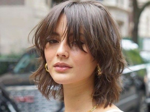 Grunge wolf cut: Το ανατρεπτικό trend που αποθεώνει τα ατίθασα μαλλιά