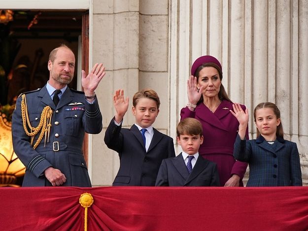 Ύστερα από μόλις τρία χρόνια η Kate, ο William και τα παιδιά τους μετακομίζουν ξανά