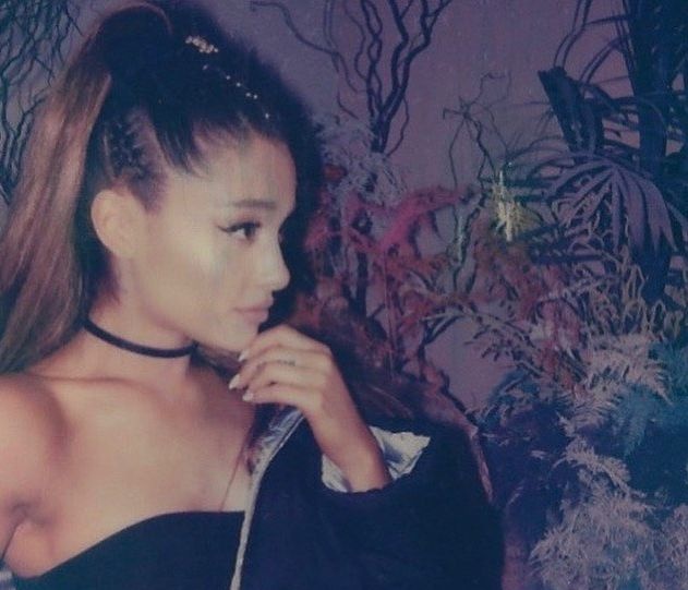 Η Ariana Grande κάλυψε ένα τατουάζ ακόμα με τον πιο χαριτωμένο τρόπο