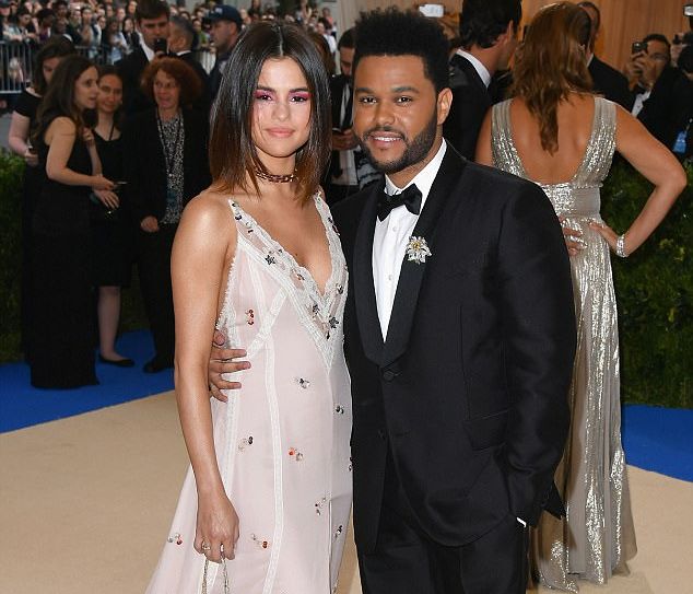 Δες με ποια βγαίνει ήδη ο Weeknd  μετά τον χωρισμό του με την Selena Gomez