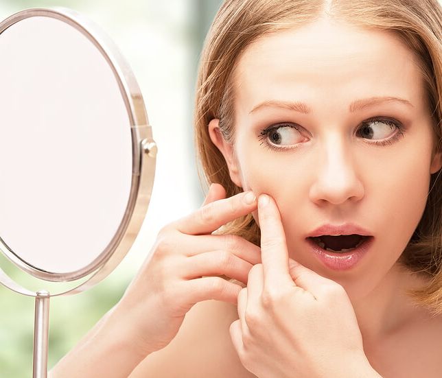 Ακμή και make up: Πώς να καλύψεις και να εξουδετερώσεις τα σπυράκια!