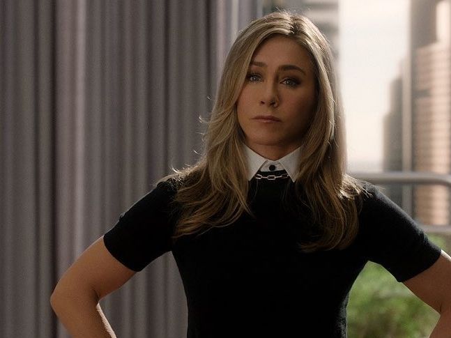 H Jennifer Aniston αντιμετωπίζει τη δαιμόνια Marion Cotillard στην 4η σεζόν του The Morning Show